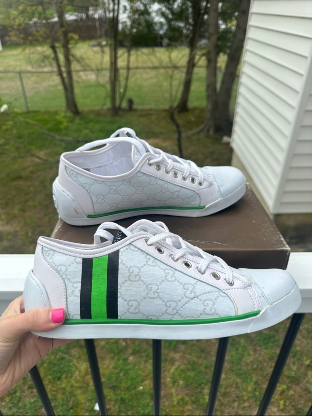 Gucci White Sneakers with Green and Black Stripe